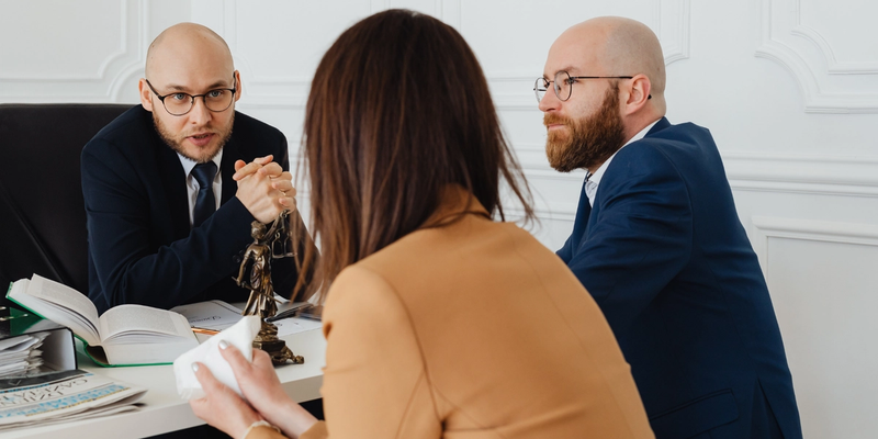 Choosing the Right Divorce Attorney: A Guide