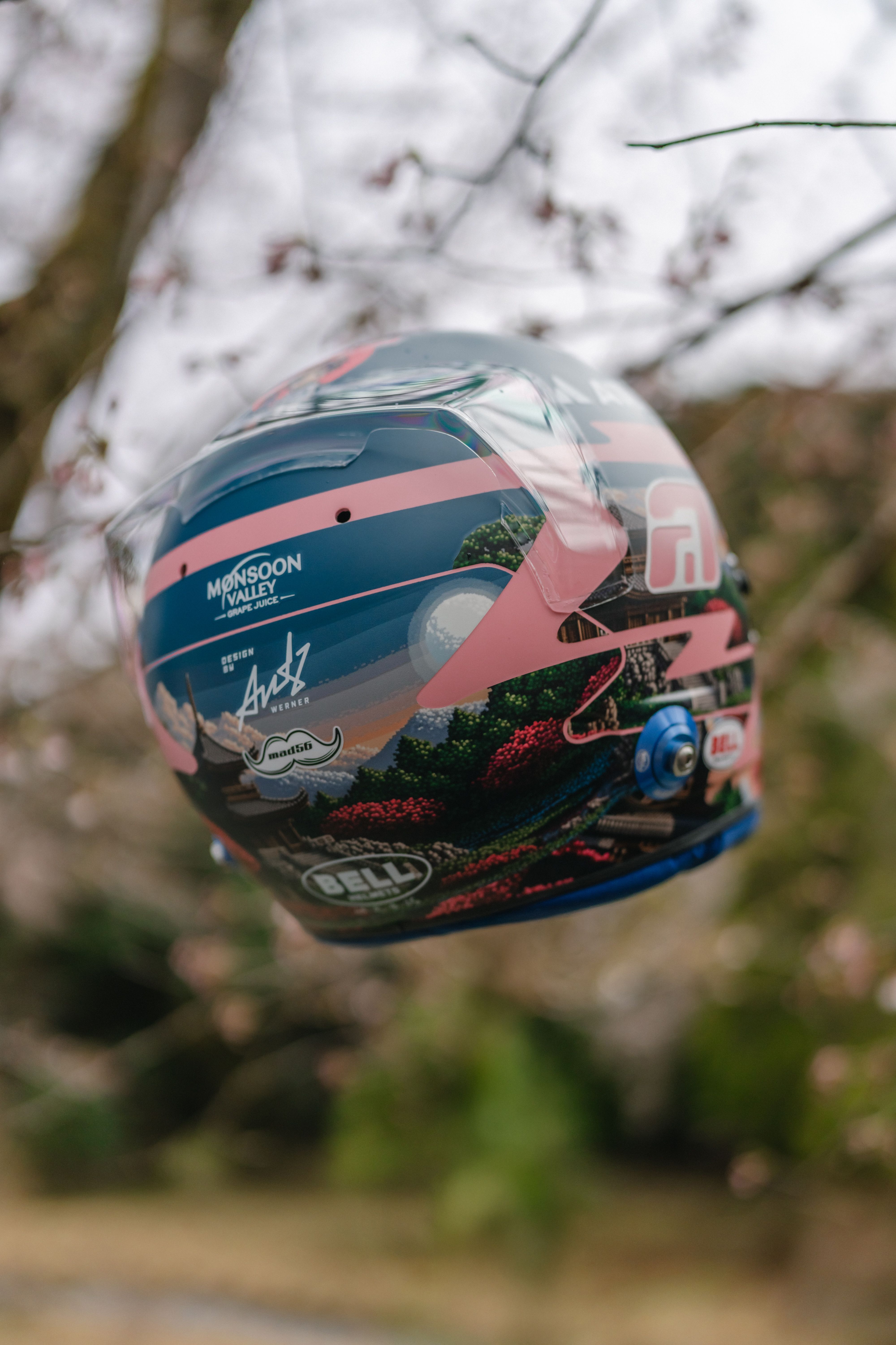 Alex set to wear special edition helmet in Japan | Alex Albon