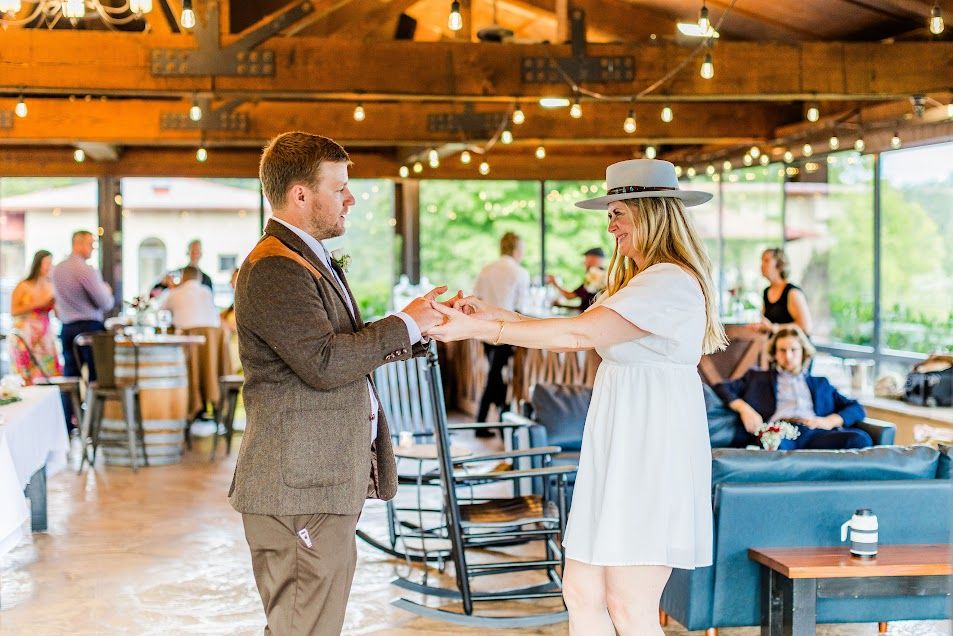 Wedding at Afton Mountain Dancingundefined