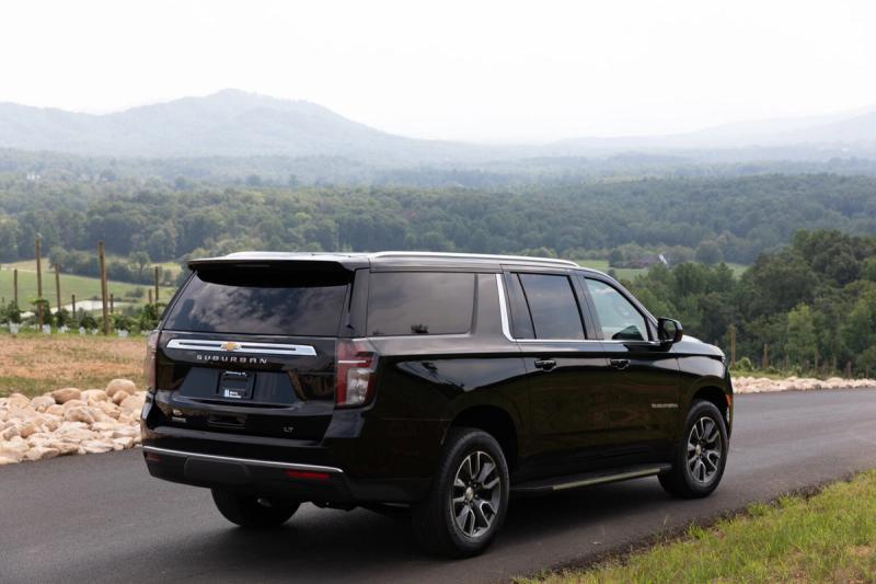 Wine Tour: Luxury Suburban w/ Panoramic Sunroof