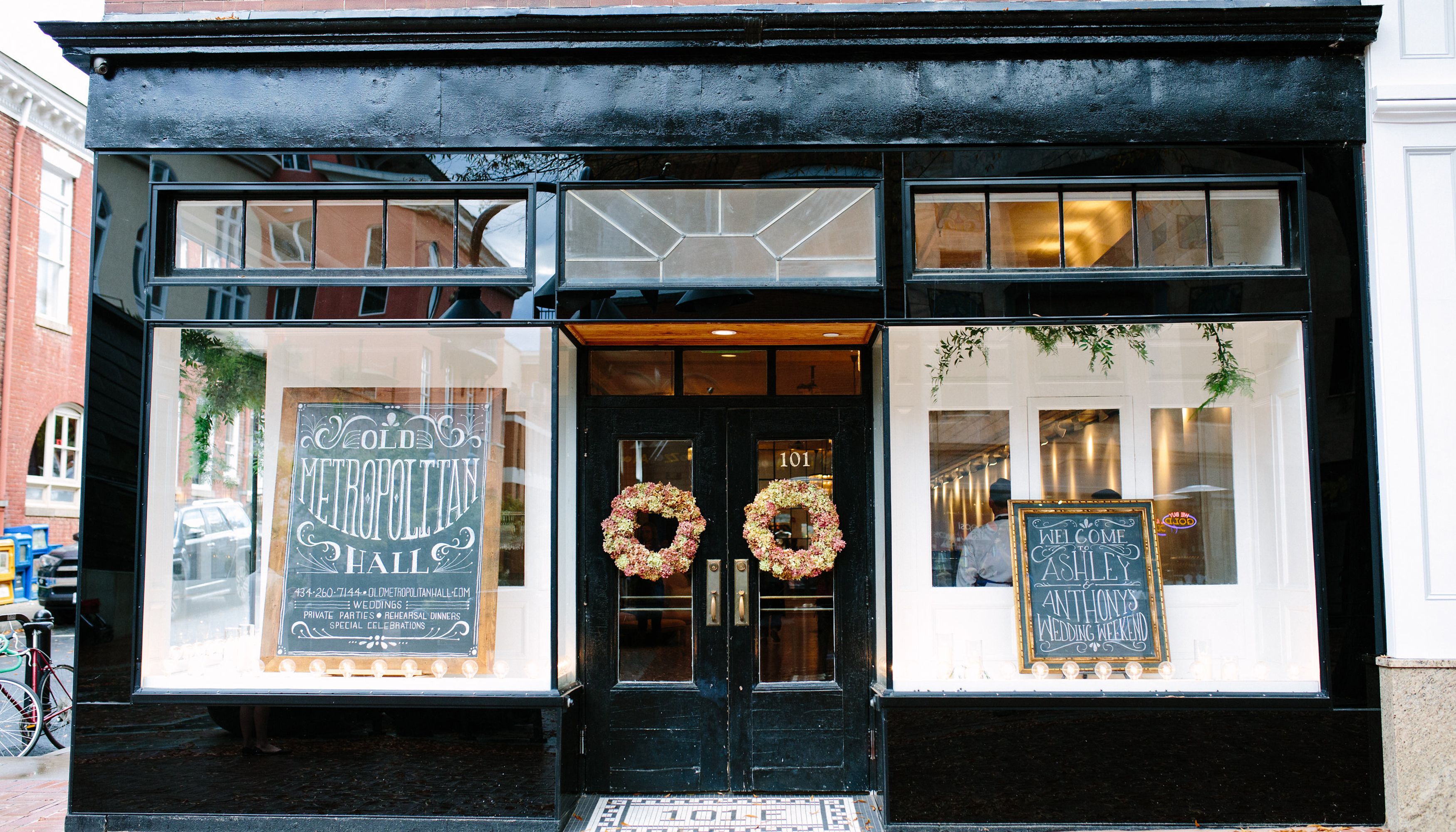 hisotric building in downtown charlottesvilleundefined