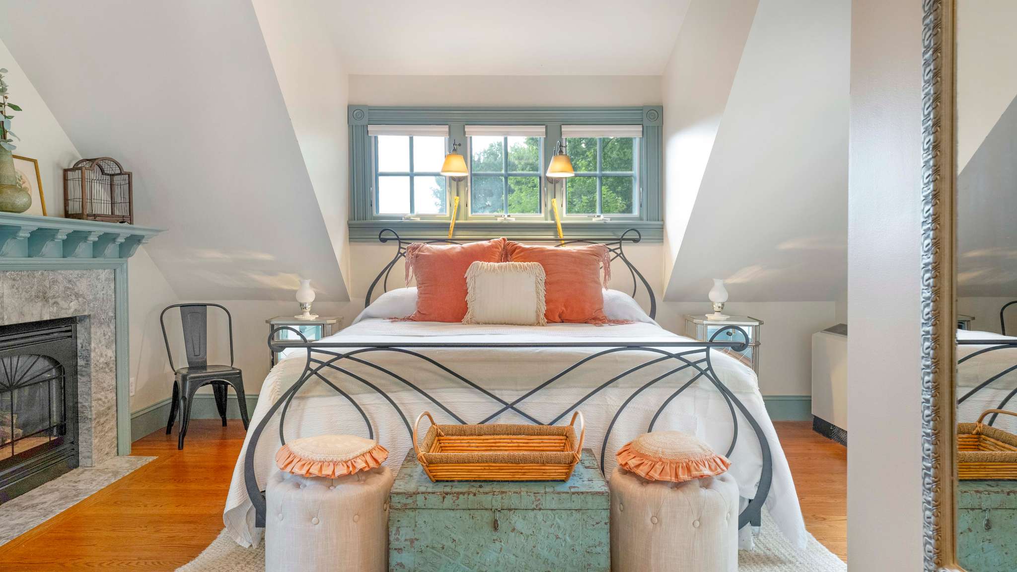 Luxurious bedroom with fireplace