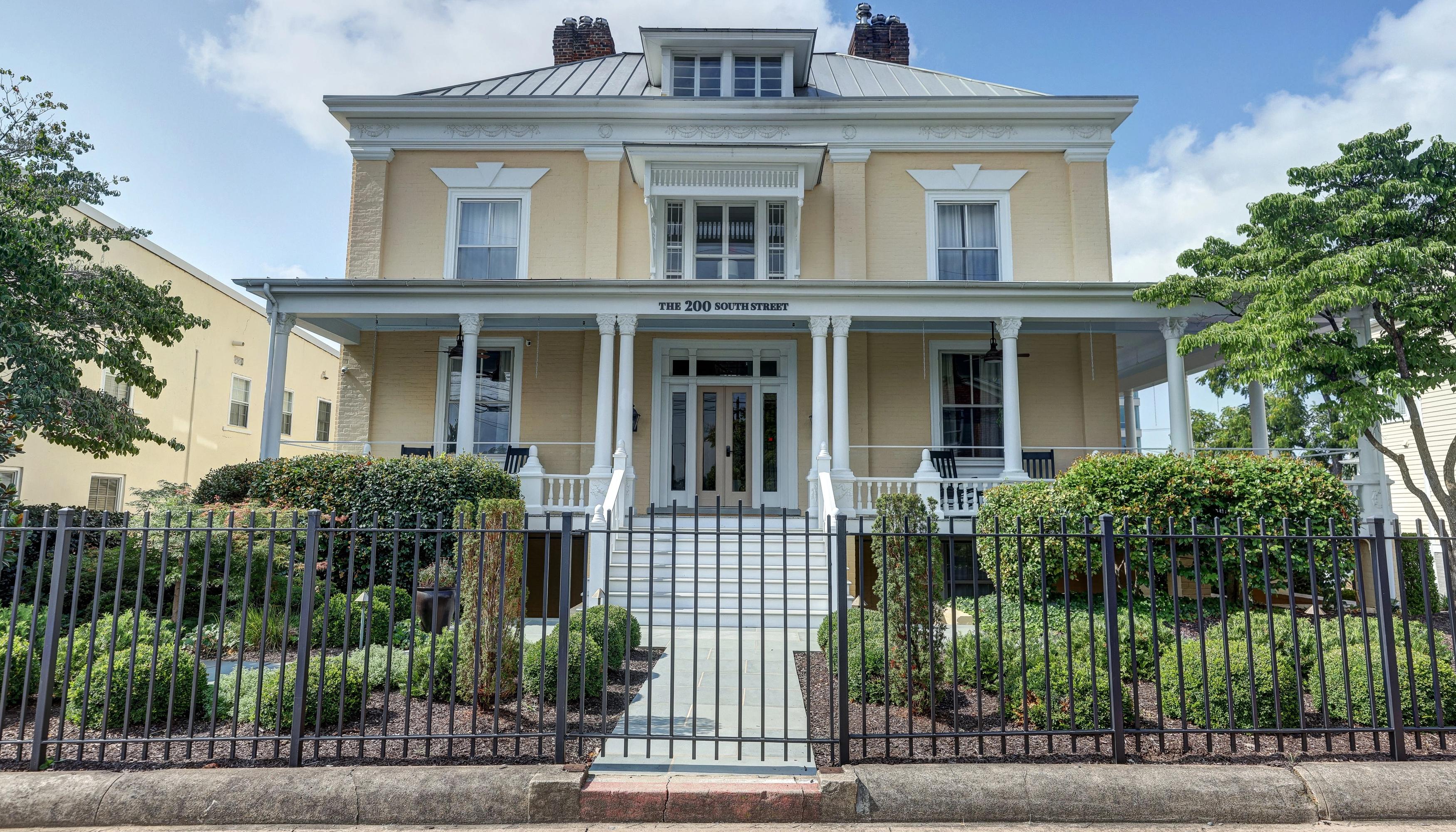 The 200 South Street Entryundefined