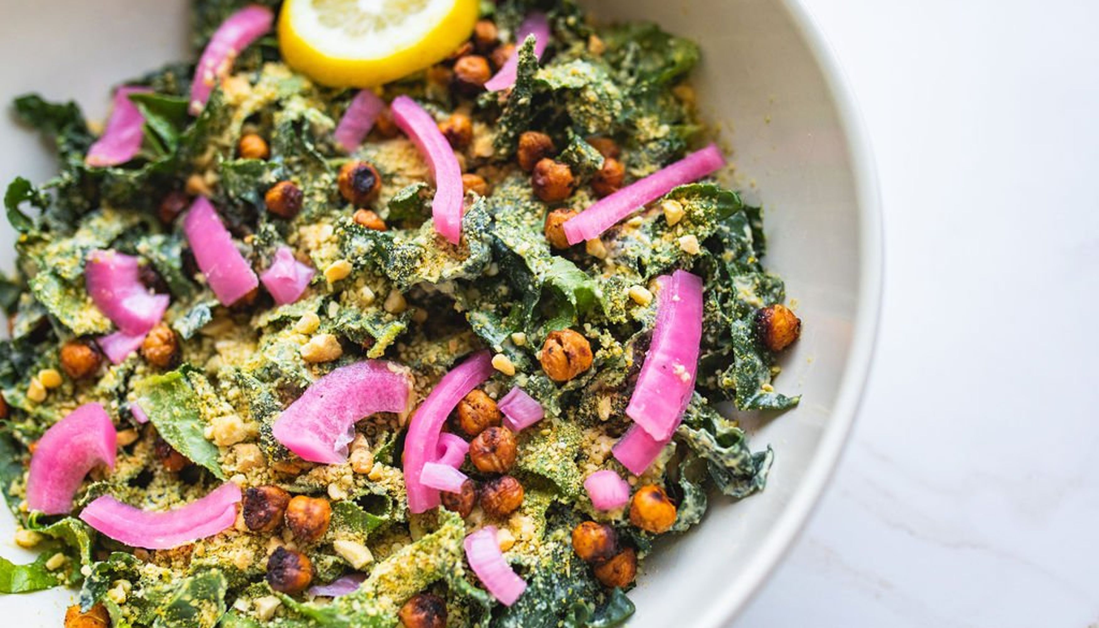 green salad with lemonundefined