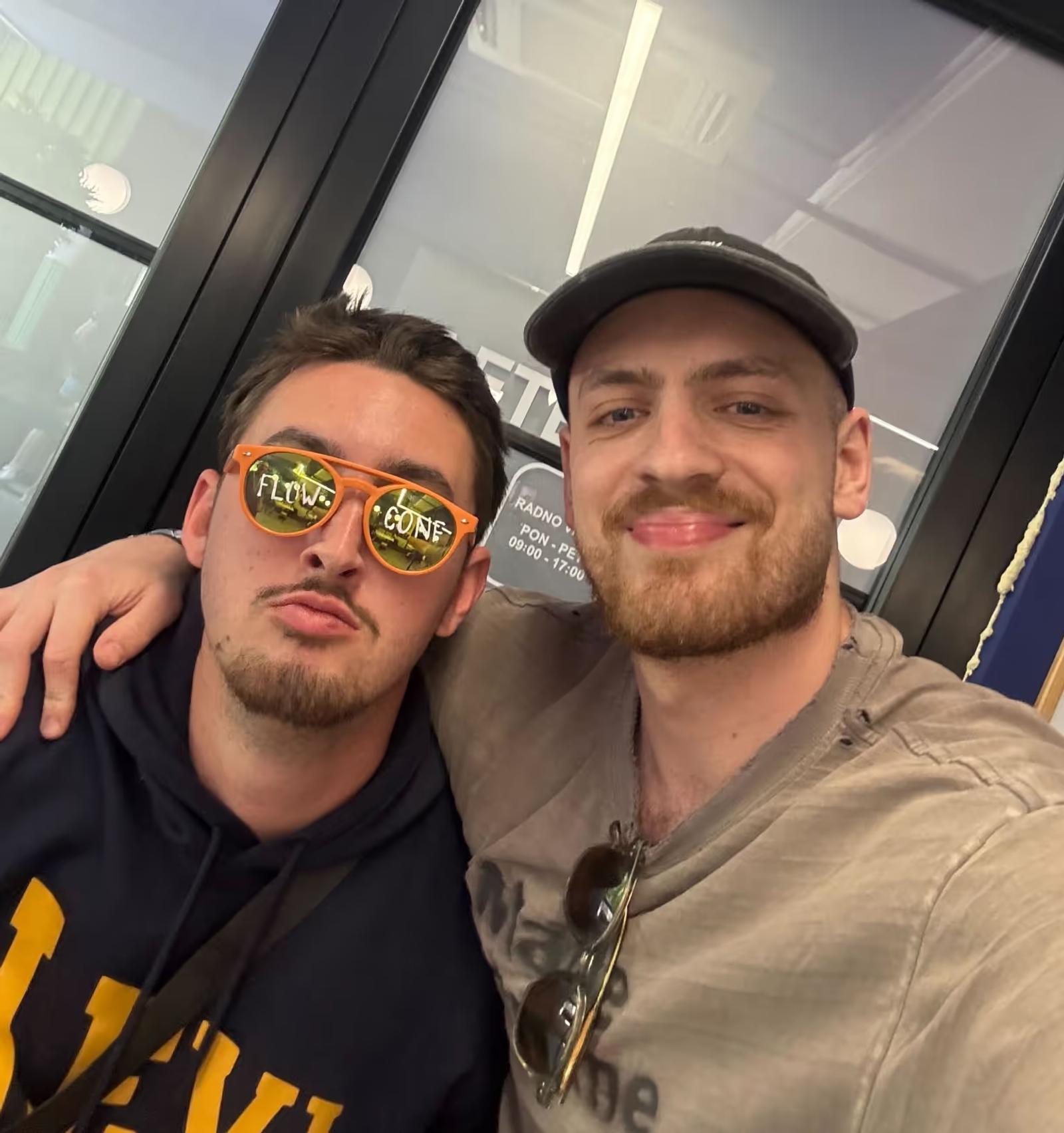 FLOWconf Day 2: Photo with Juian Galluzzo