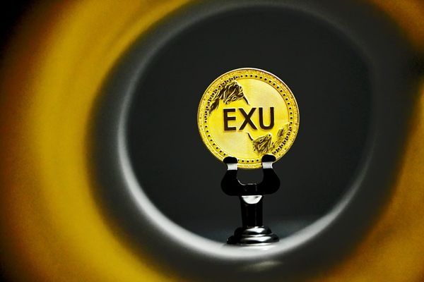 black and gold round pendant
