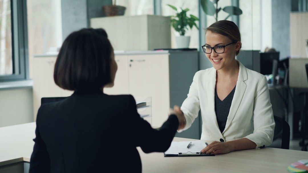 Comment la VAE pour les salariés en entreprise peut-elle être mise en place avec succès ?