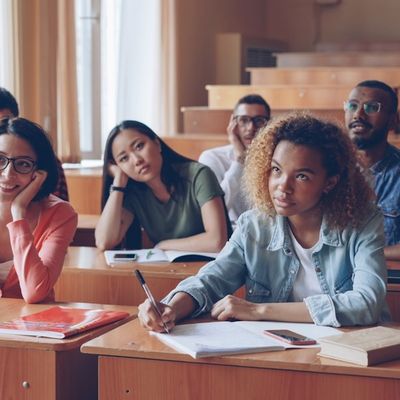VAE Aide-Soignante, Éducateur : Comment faire une VAE pour les métiers du social et du médico-social ?