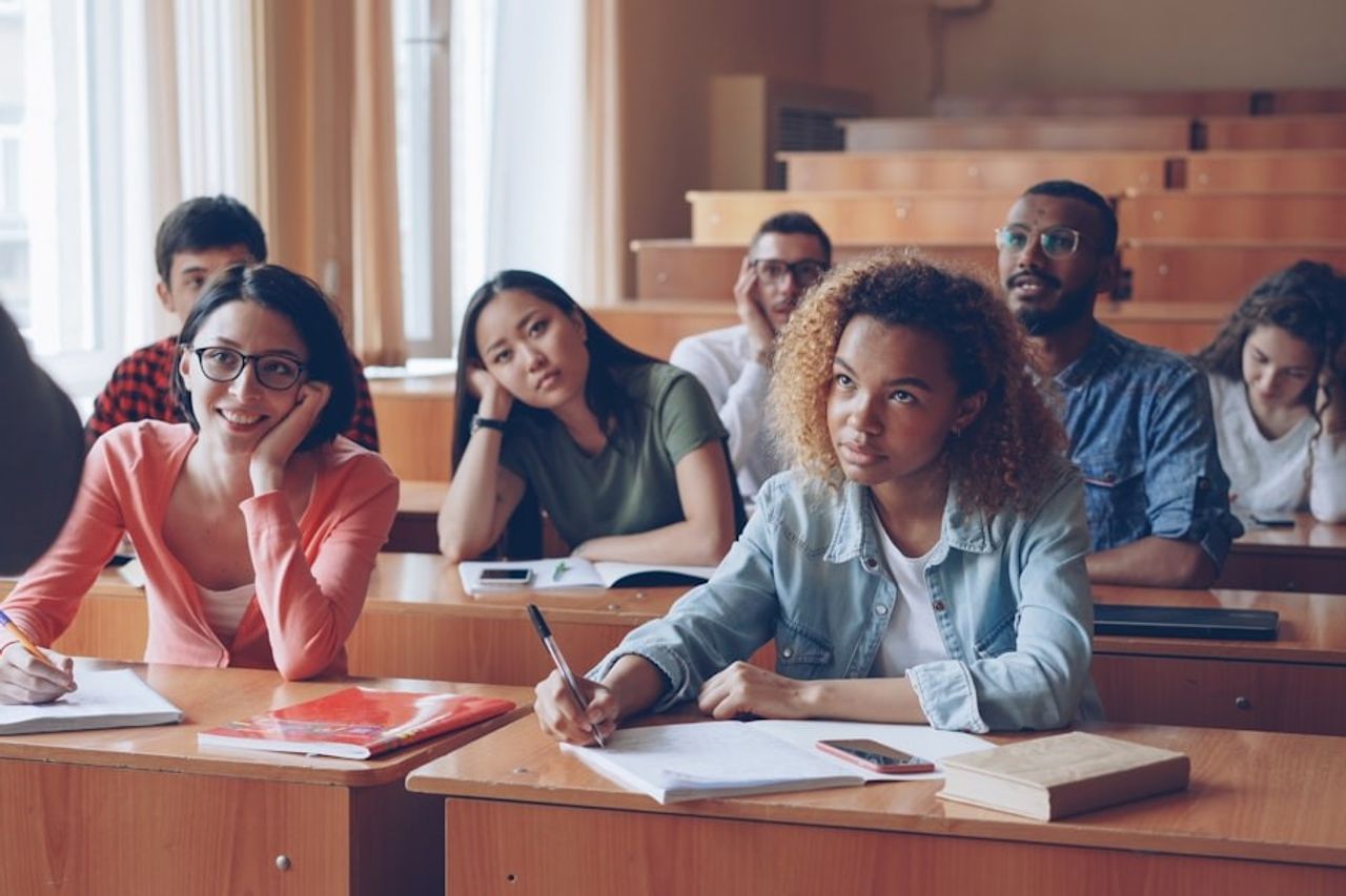 VAE Aide-Soignante, Éducateur : Comment faire une VAE pour les métiers du social et du médico-social ?