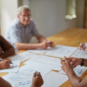 Votre expérience en gestion de projet public vaut de l'or : Valorisez-la avec la VAE !