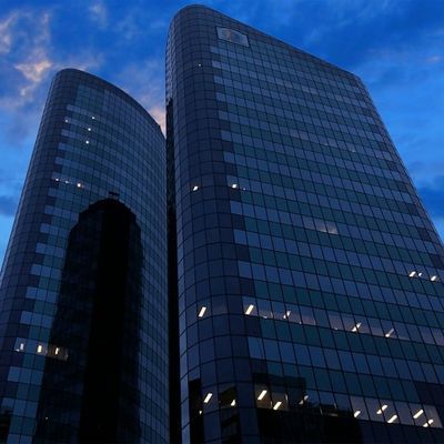 Le CAP AEPE Petite enfance ne suffira plus en 2026. Sécurisez votre poste en validant le DEAP