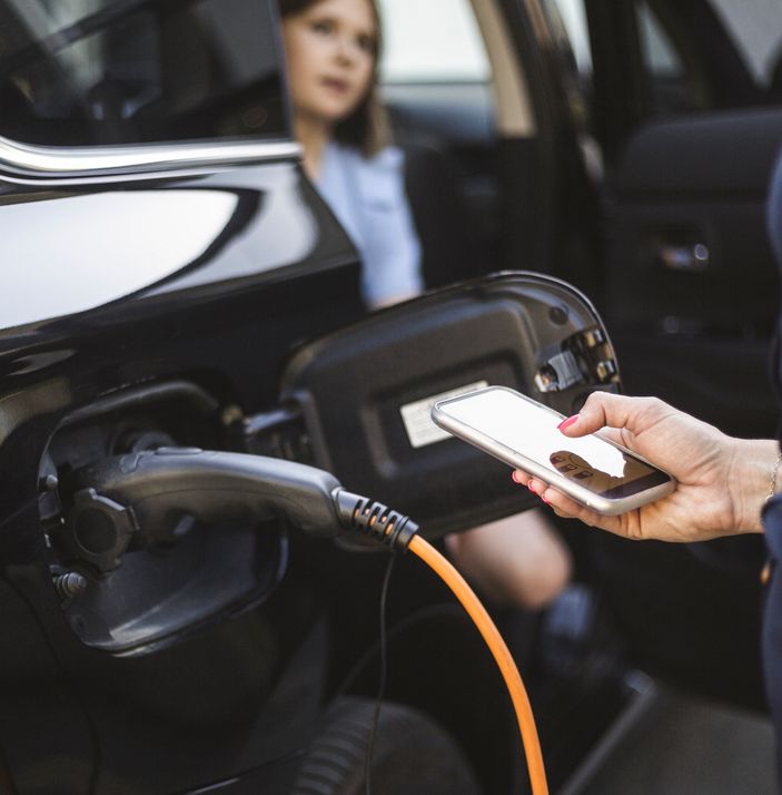 Handy App lädt E-Auto