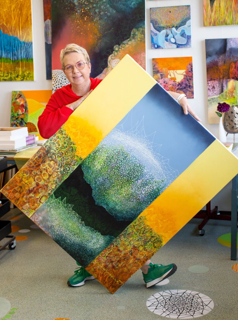 Liia Leppik enda ateljees