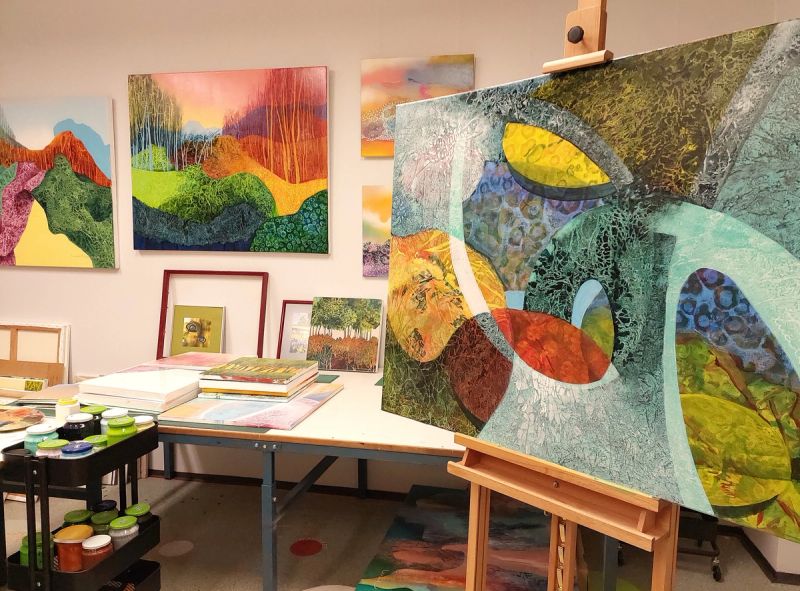 Maalid Liia Leppiku kunstiateljees