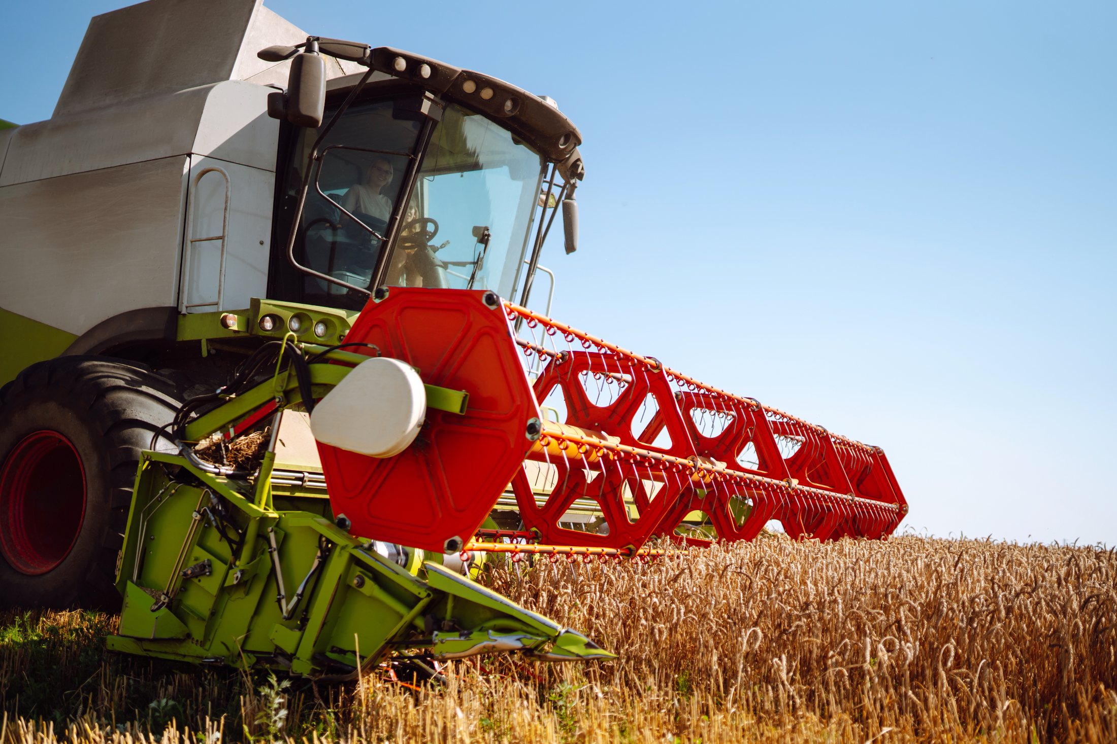 Instituição de crédito agroindustrial padronizou decisões e reduziu riscos com um modelo avançado de análise para Crédito Rural