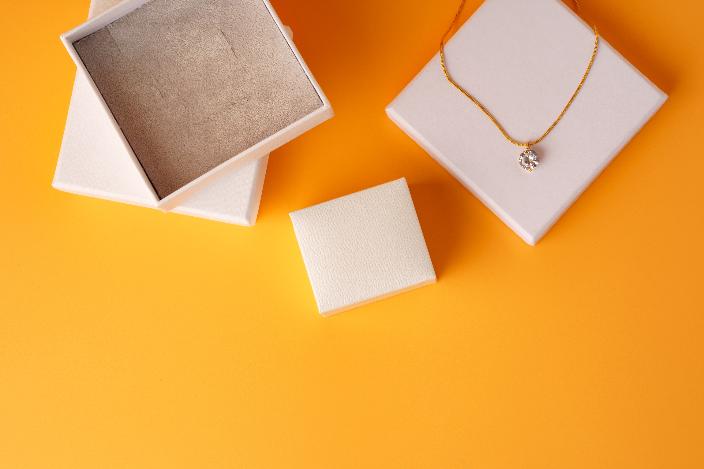 Líder nacional em varejo de joias acelerou sua expansão com um modelo de rollout e suporte especializado para novas lojas