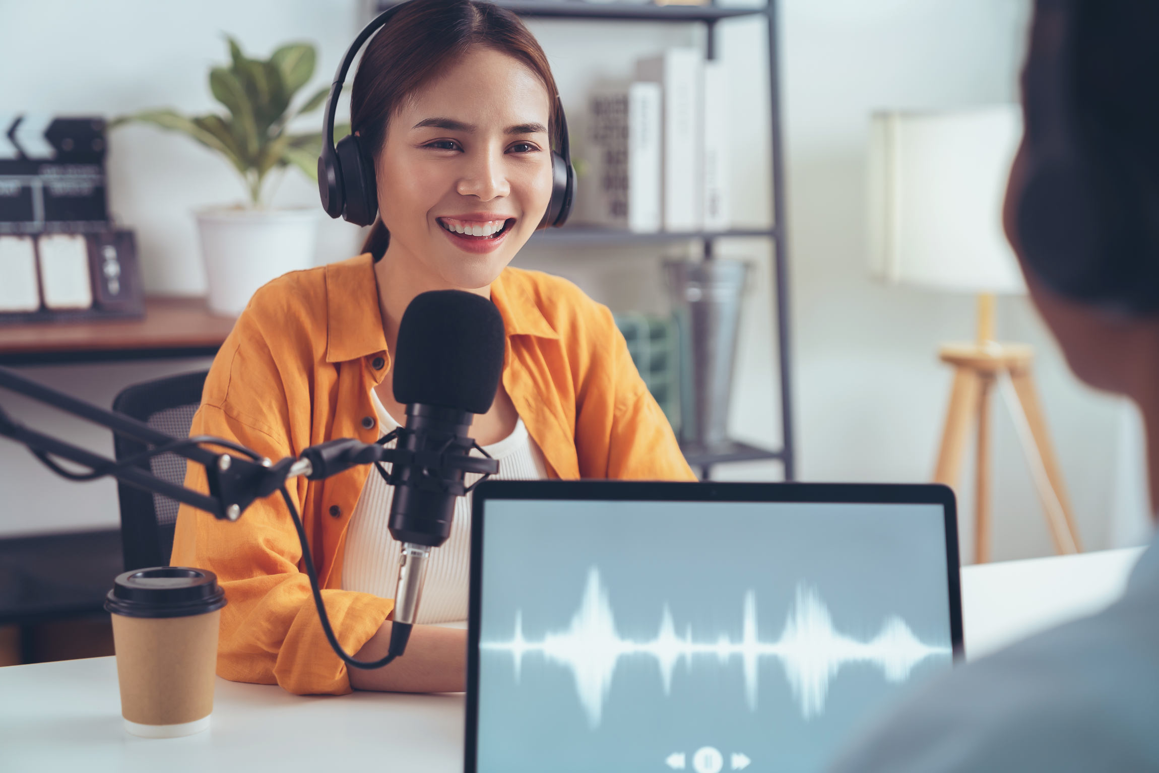 Líder em serviços financeiros transformou entrevistas de crédito com IA de análise por áudio