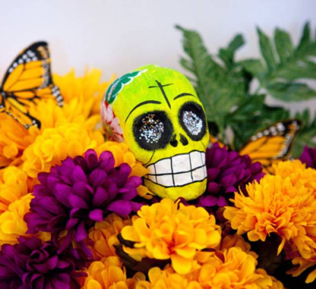 Community Day: Día de Los Muertos