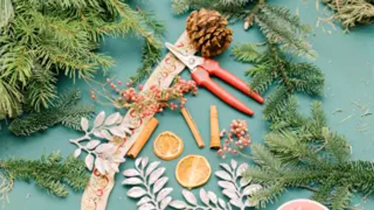Flora Party: Holiday Wreaths