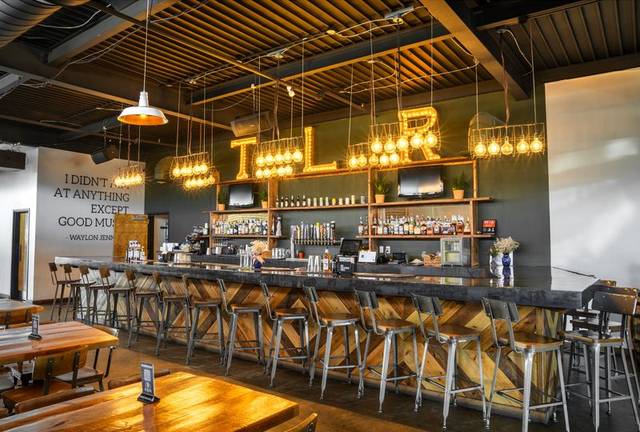 HAPPY HOUR WITH ANDREA VASQUEZ