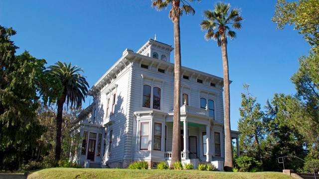 Muir Mansion Tour