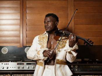DEMOLA THE VIOLINIST