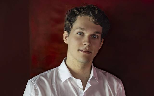 Lukas Sternath, piano