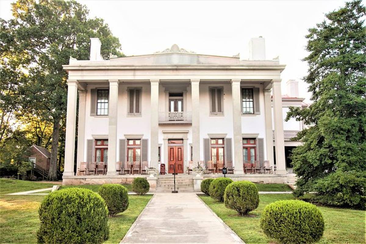 Discover a Greek Revival Mansion in Nashville!