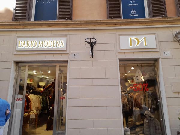 DARIO MODENA - Lettere luce riflessa su fondale