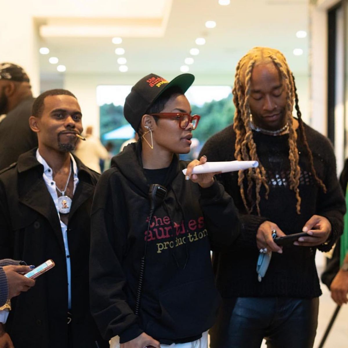 Behind the Scenes: Teyana Taylor Directs Lil Duval's 'Pull Up' Video