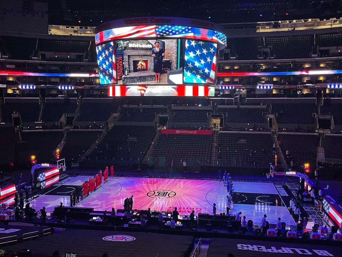 RaVaughn Delivers Powerful National Anthem at LA Clippers Game