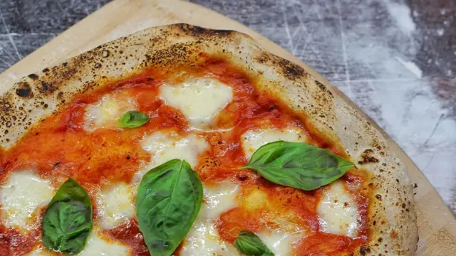 What are the most popular types of pizza?