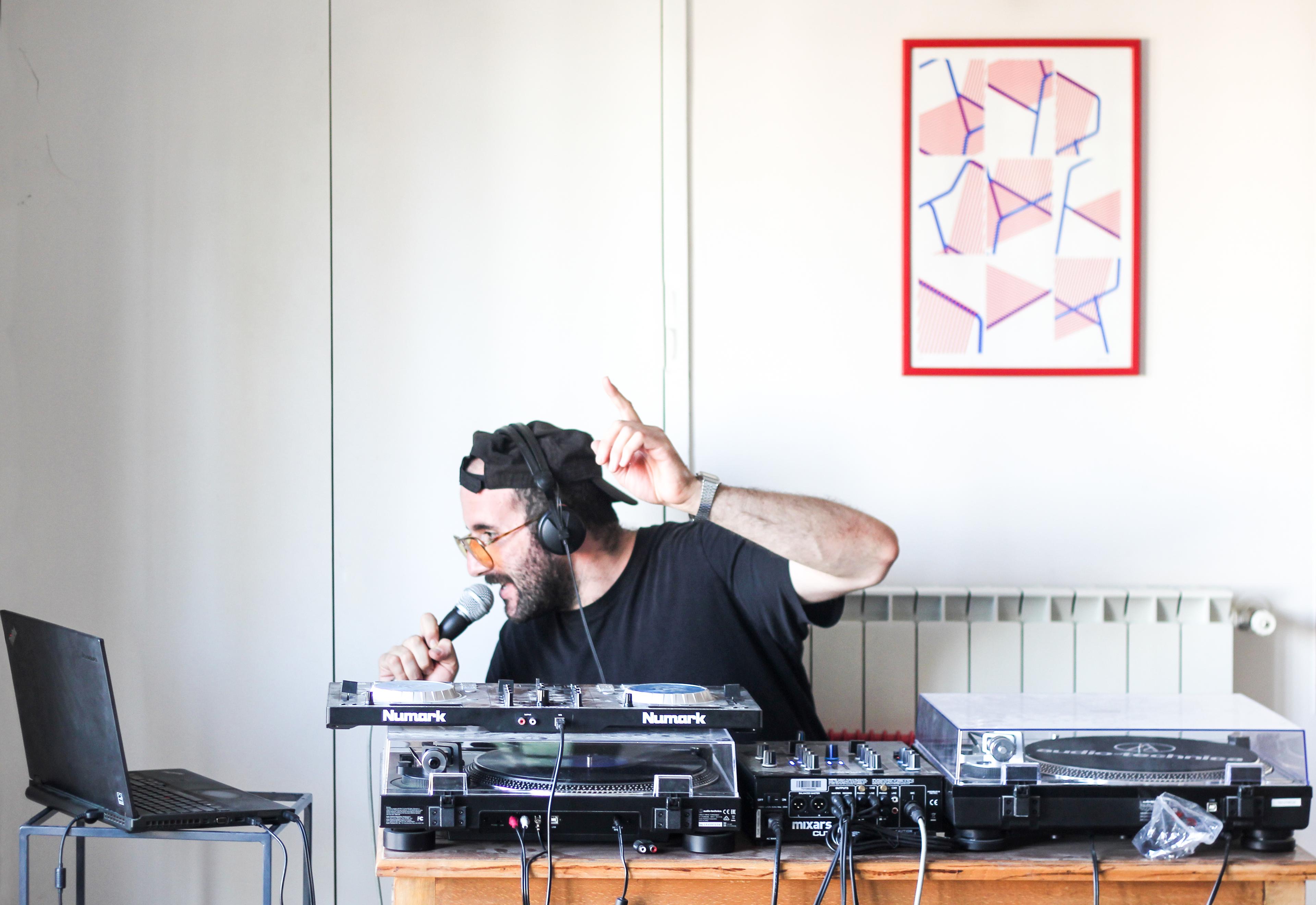 Photo of Yousef Anastas performing for a show in Radio alHara