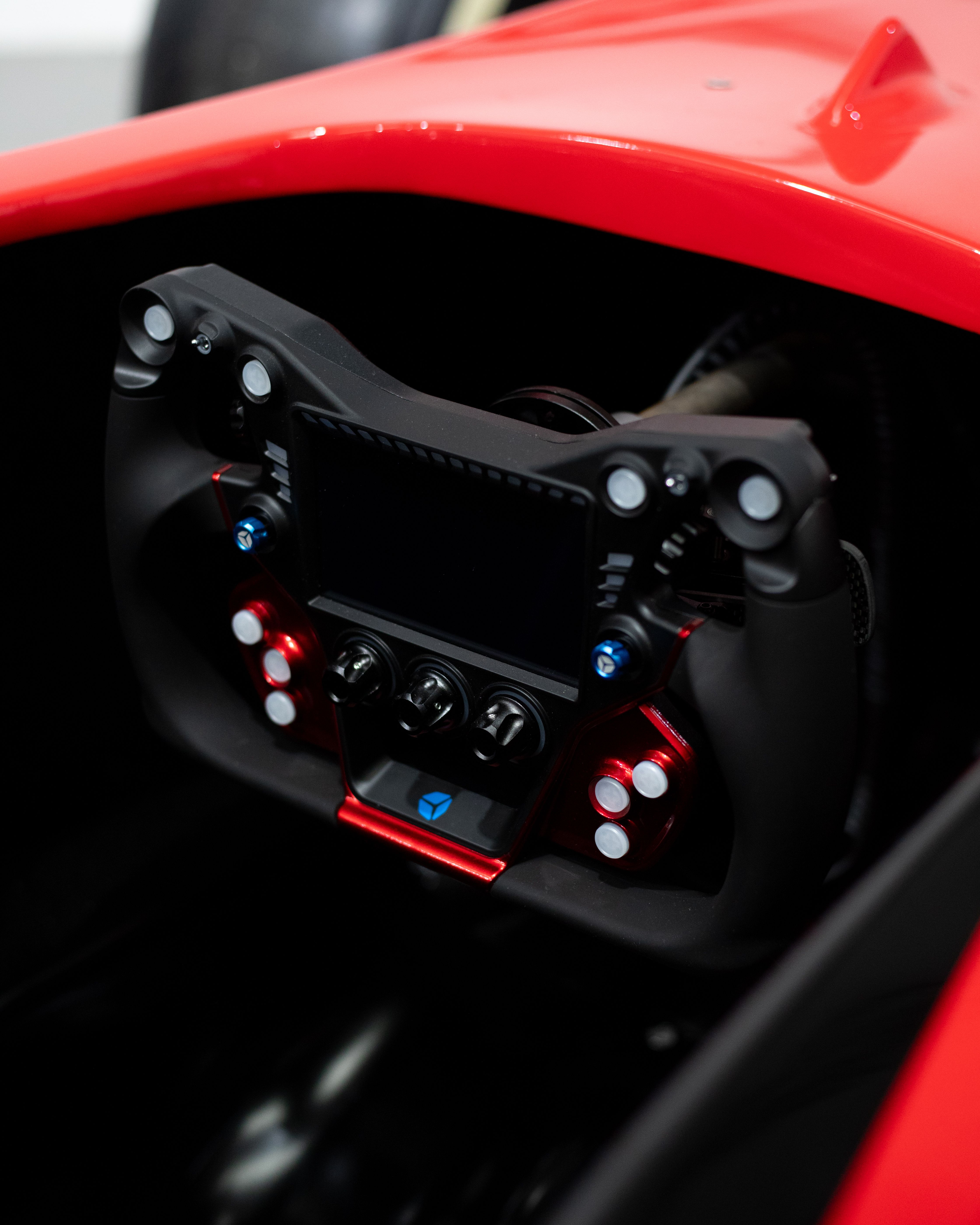 THE VESARO V100 CLASSIC SHOW CAR