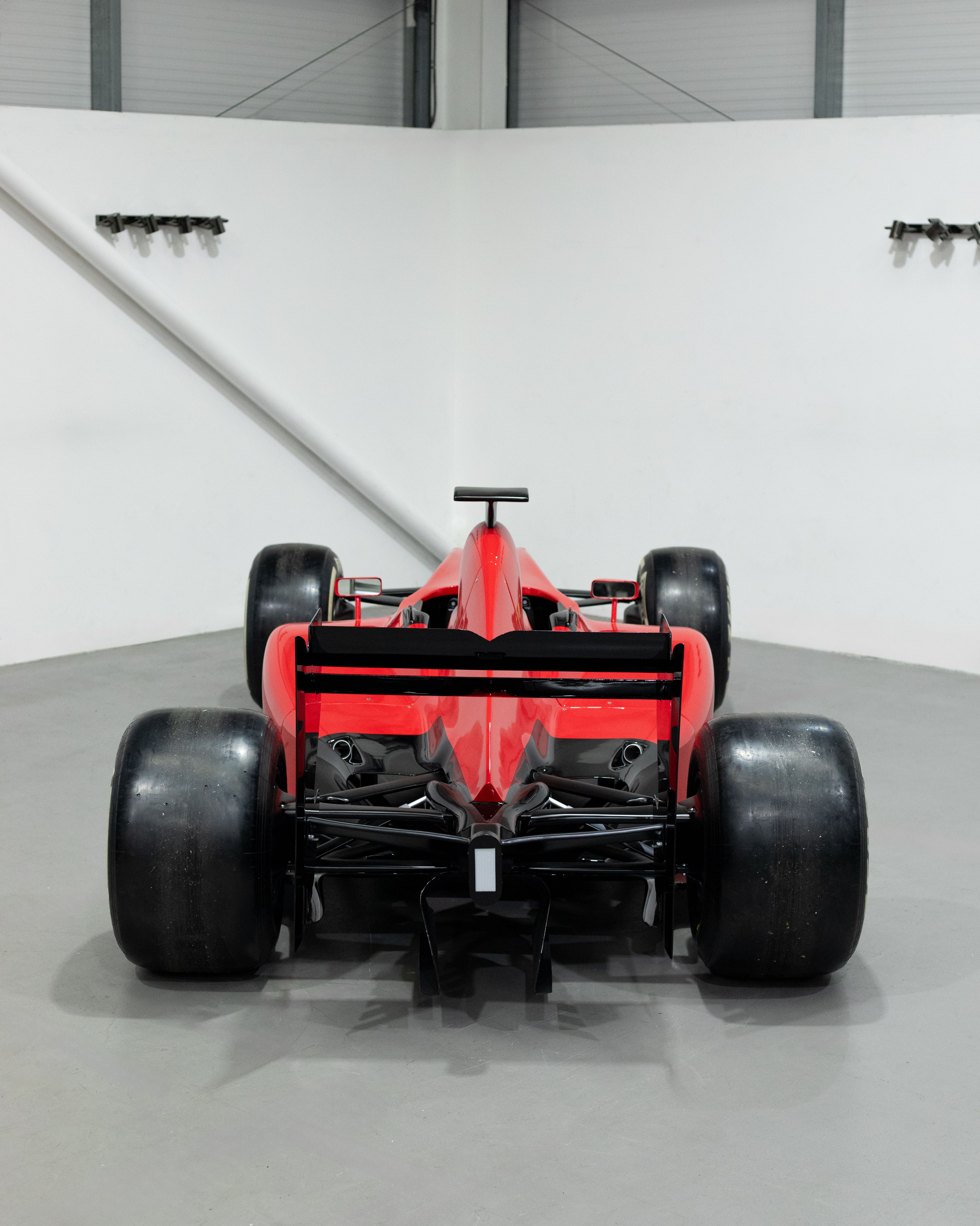 THE VESARO V100 CLASSIC SHOW CAR