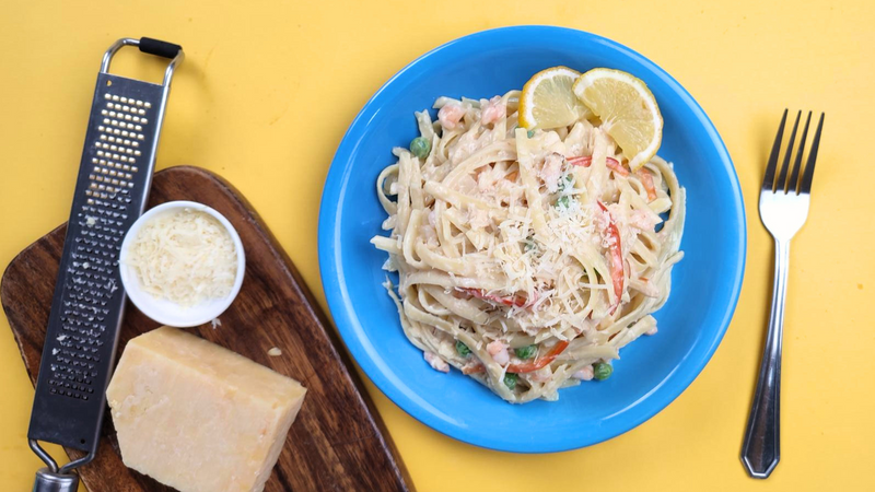 Crab and Shrimp Linguine with White Sauce