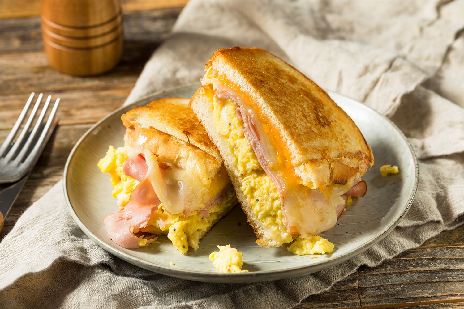 5 Ways to Upgrade Your Egg Drop Sandwich With Pantry Staples