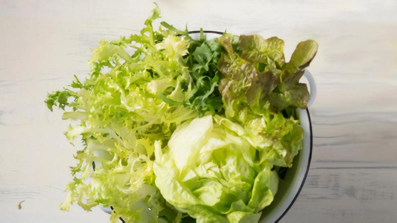 Know Your Greens: Types of Lettuce & How to Eat Them