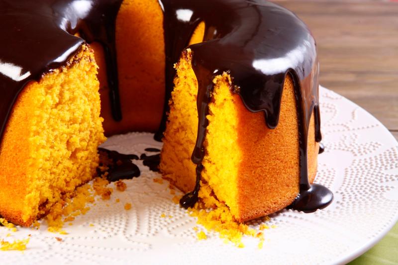Como fazer bolo de chocolate?  Bolos e doces, Bolos caseiros, Fazer bolo  de chocolate