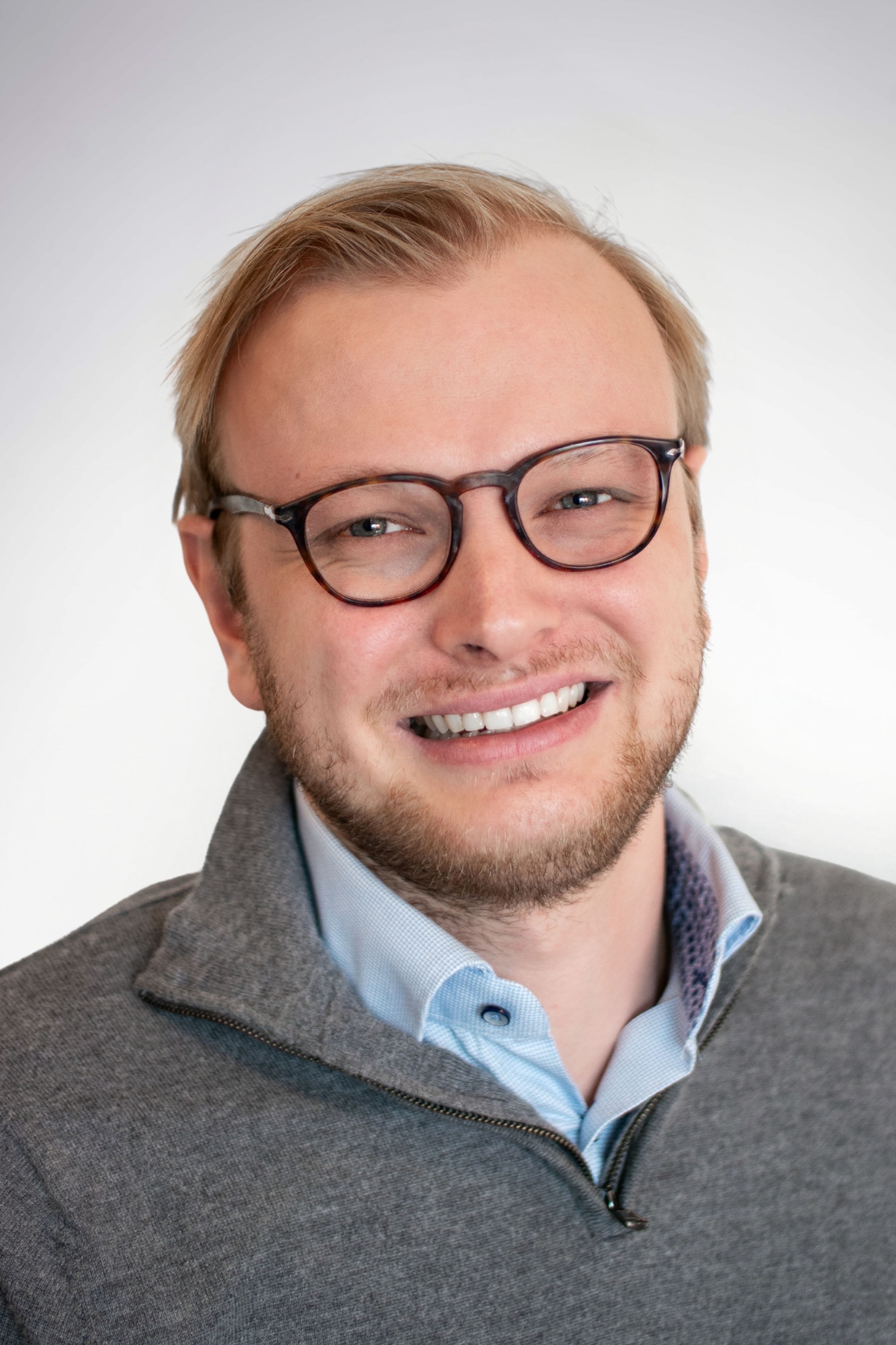 Portrait of Mads Eriksen, Sales Engineer Aftermarket at AXTech.