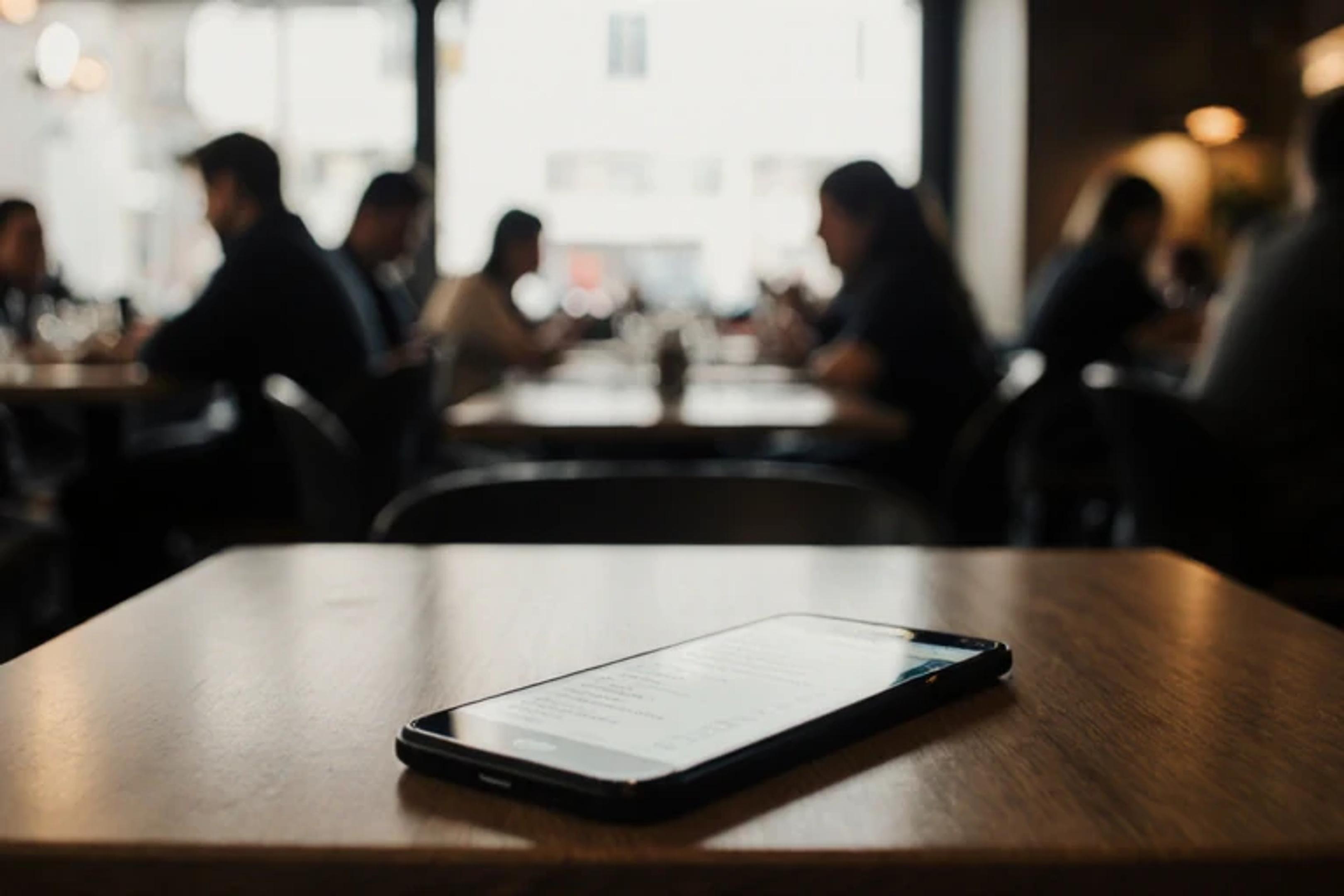 Carte Digitale Restaurant : Guide Complet de la Transformation Numérique des Menus