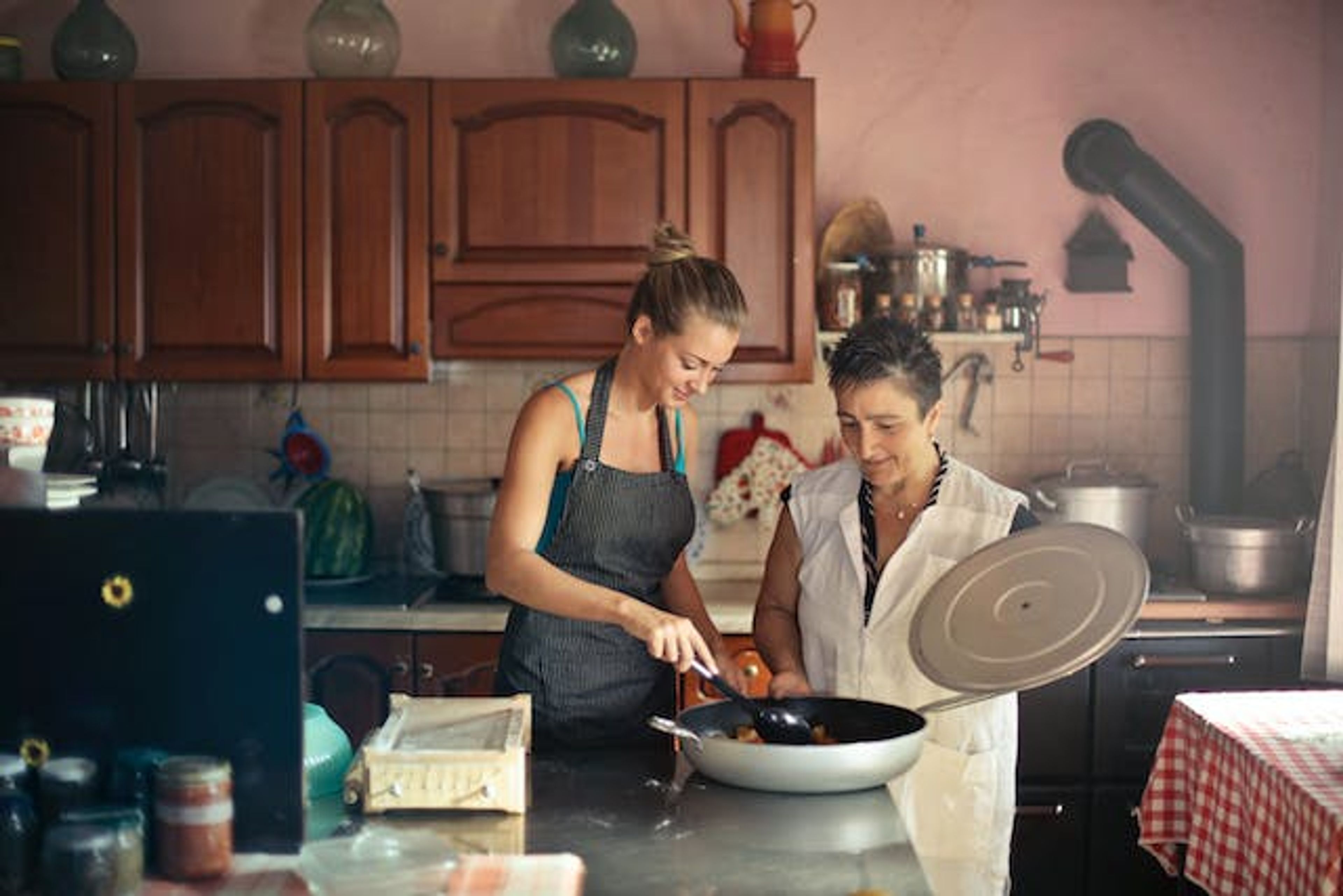 Ways a mother can influence her daughter's body image