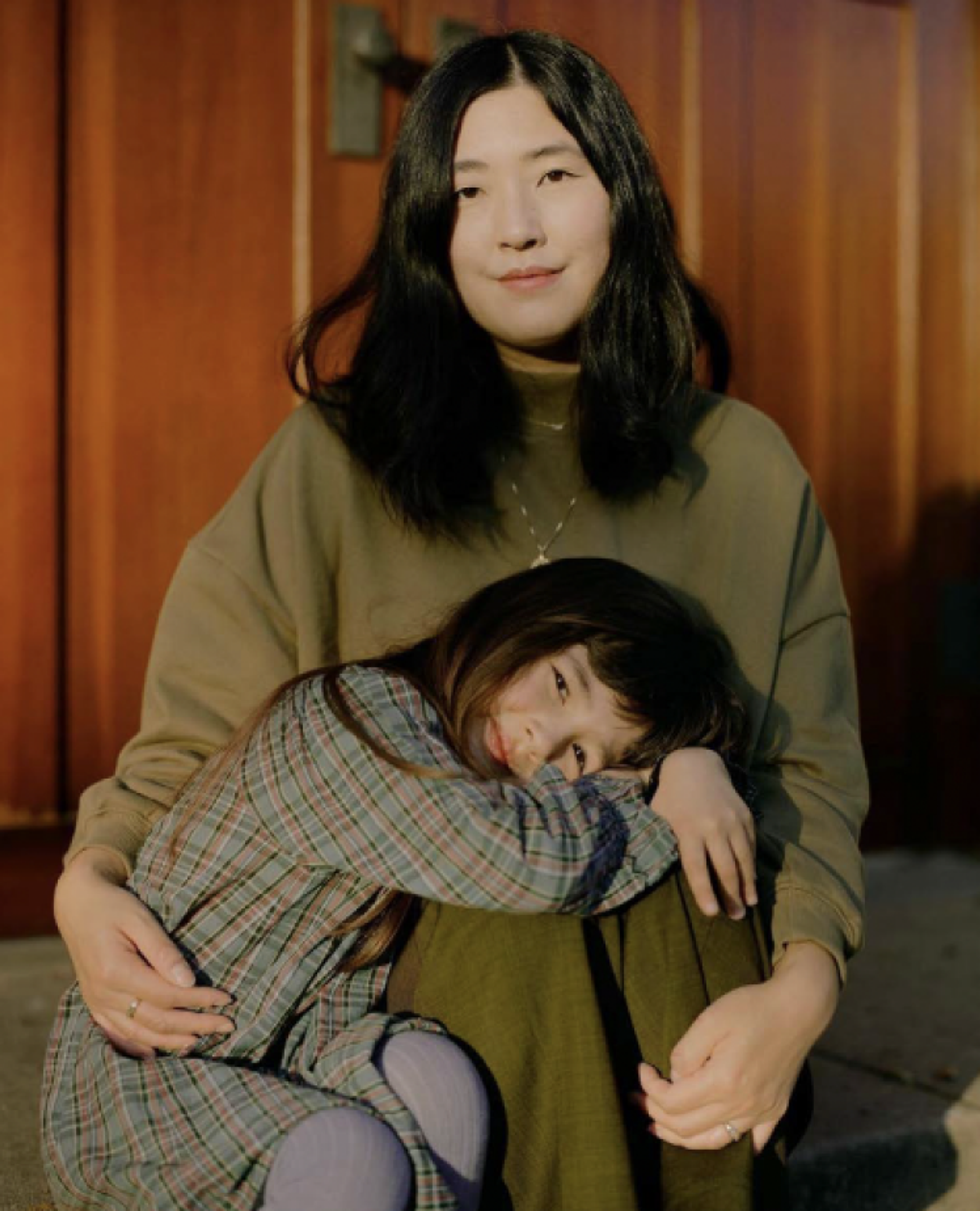 mother and daughter 
