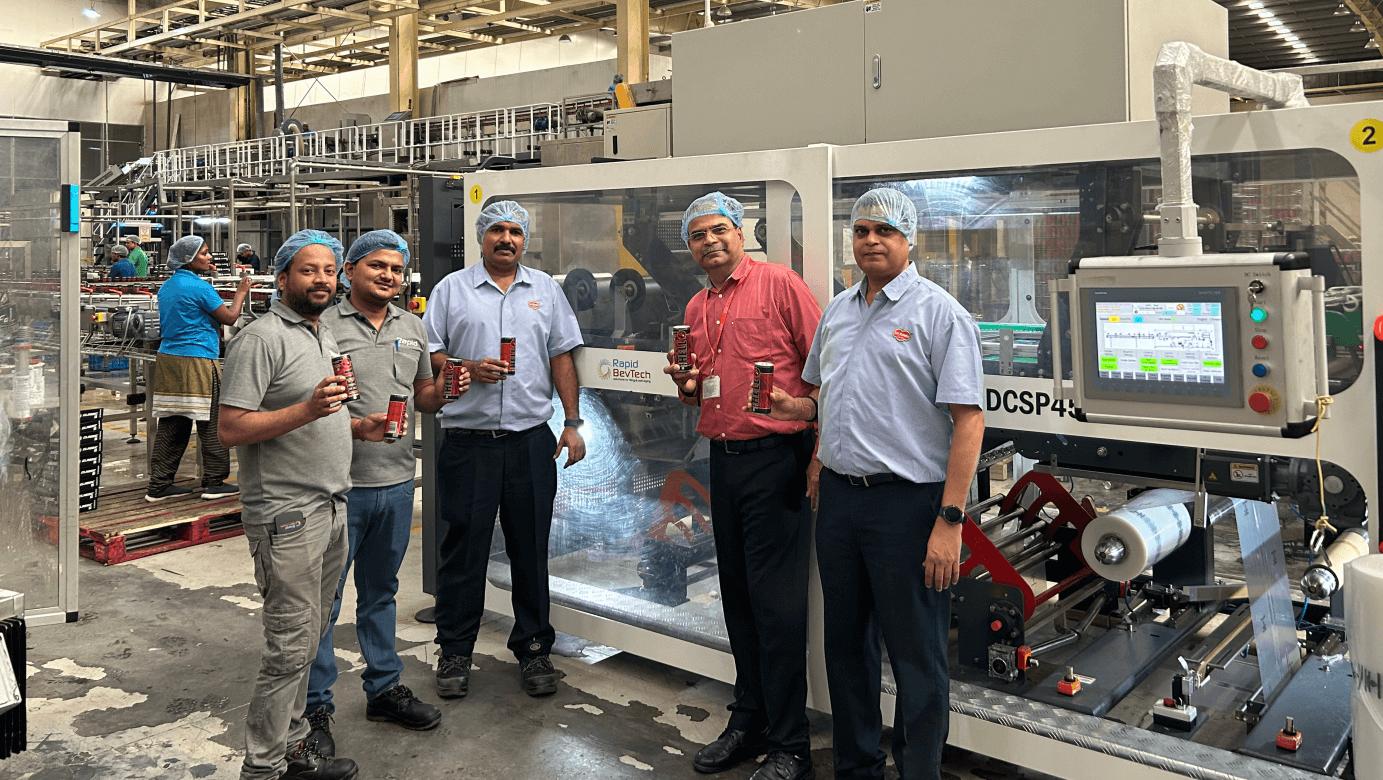 Línea de llenado y envasado de latas para bebidas energéticas en Delmonte Foods