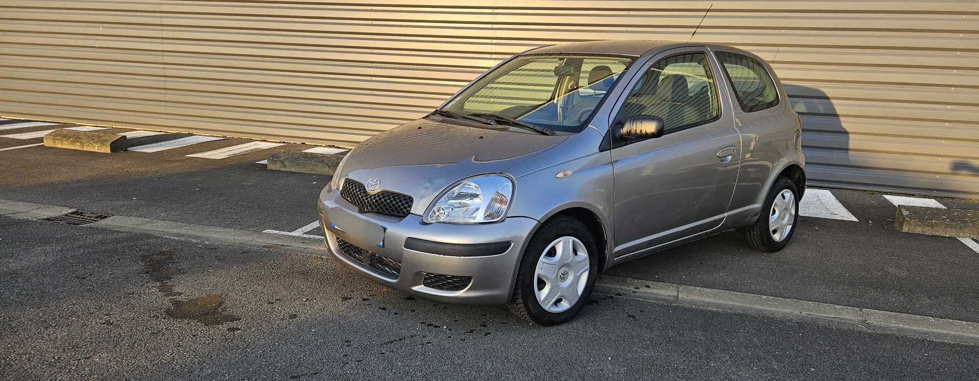Toyota - Yaris 1.0 VVT-i