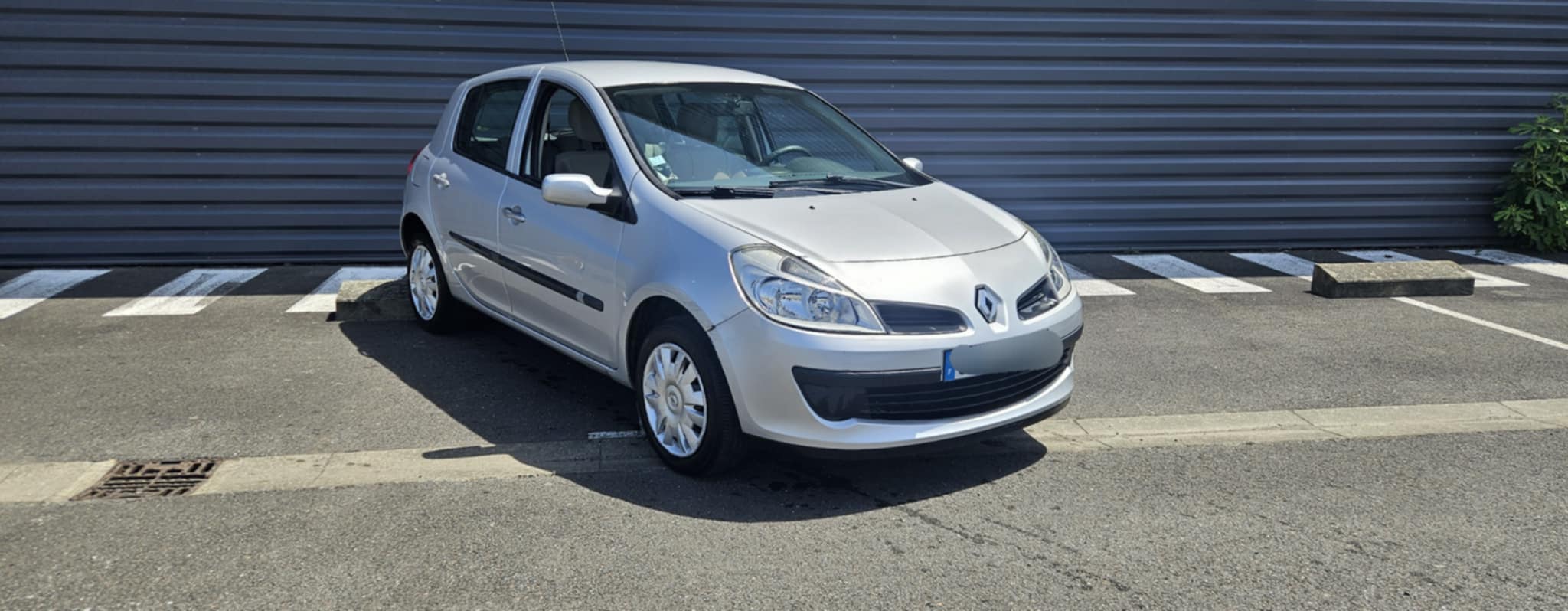 Renault - Clio 3 1.2
