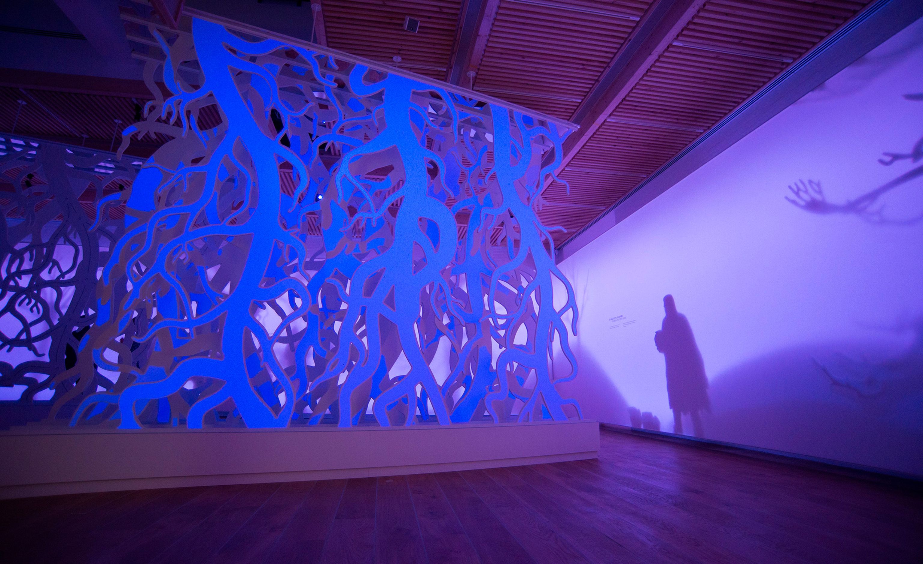 Skulptur af træet Yggdrasil i oplevesescenteret