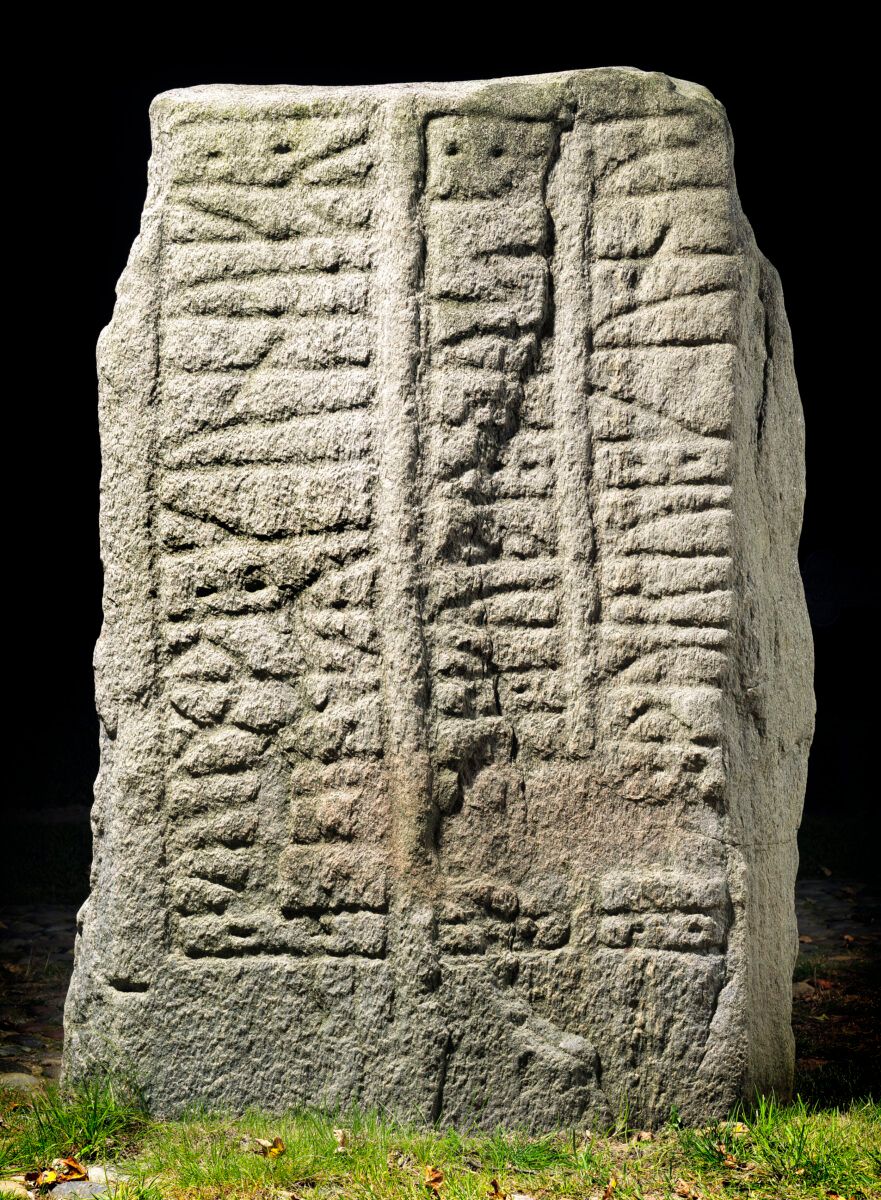 The small Jelling stone