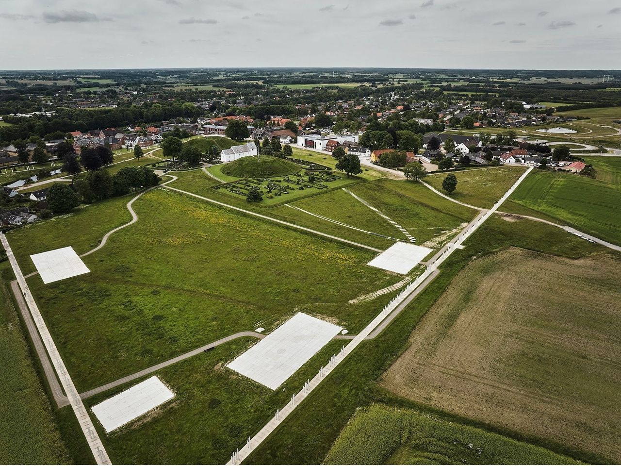 Monumentområdet fra luften