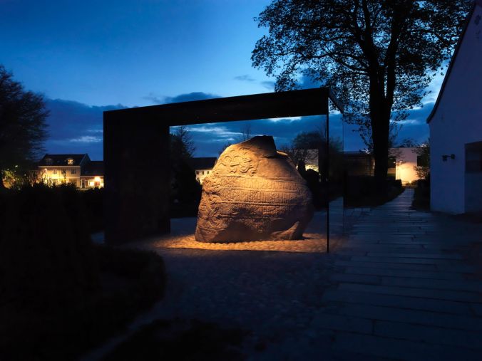 En aften i Kongernes Jelling